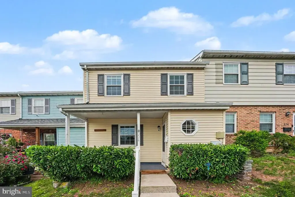 224 Lexington Rd, SCHWENKSVILLE