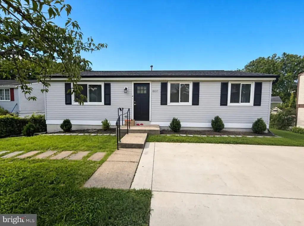 8107 Brown Ct, ALEXANDRIA