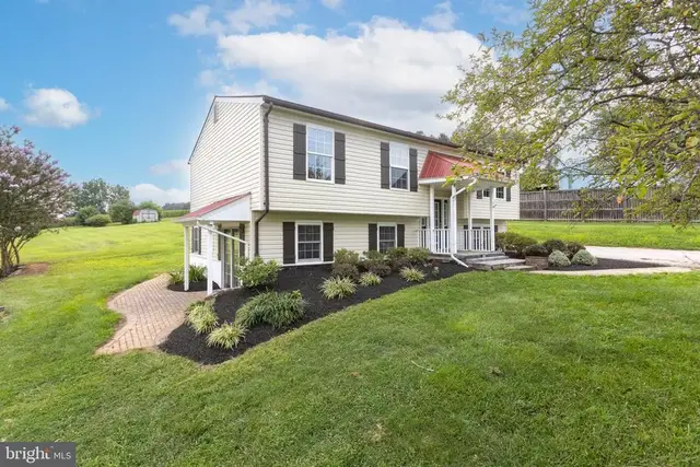 805 Rolling Ridge Dr, Westminster