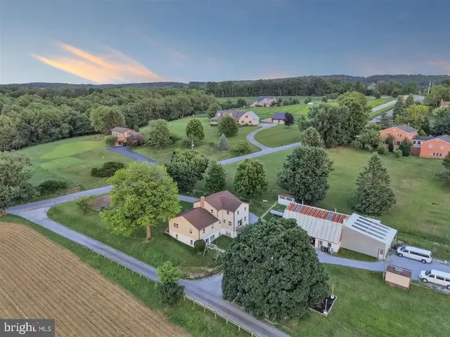 21 Reservoir Rd, Strasburg