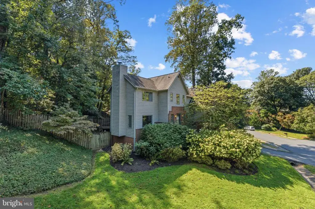 7337 Hooking Rd, MCLEAN