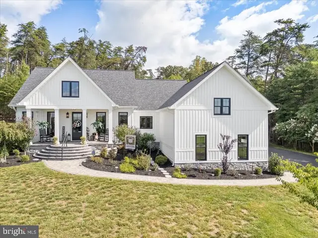 151 Park Way Ave, Moneta