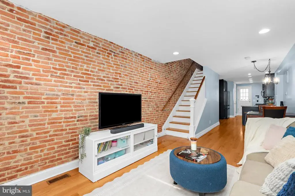 114 N Port St, BALTIMORE