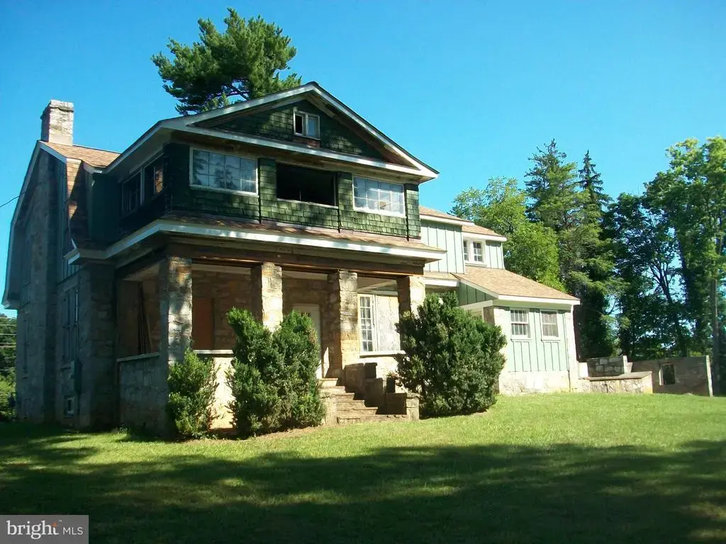 328 N Buckmarsh St, BERRYVILLE