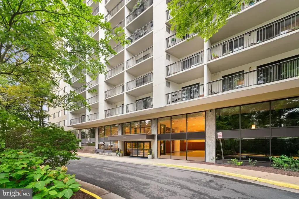 3800 Powell Ln #1117, FALLS CHURCH