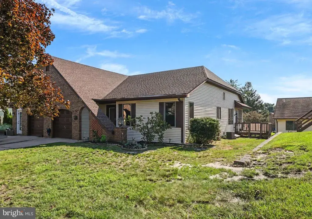 13 Elm Rd, MANAHAWKIN