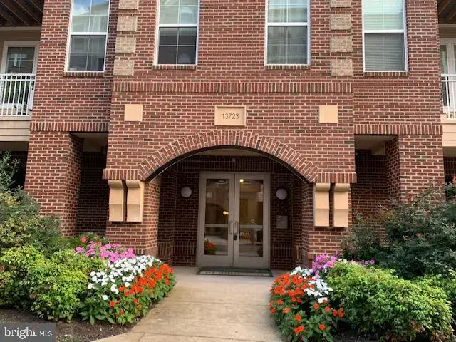 13723 Neil Armstrong Ave #203, Herndon