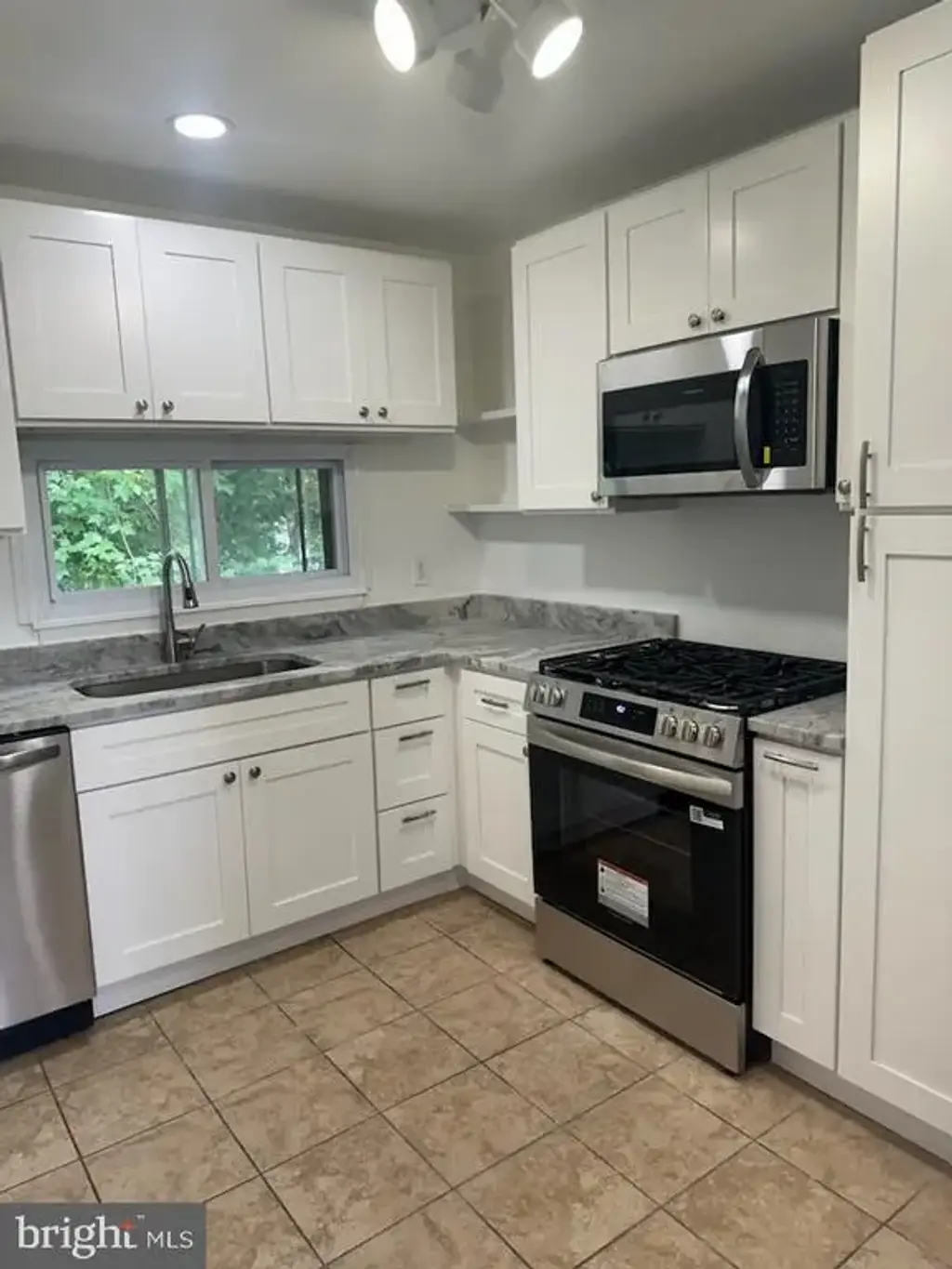 319 Runnymede Ave, JENKINTOWN
