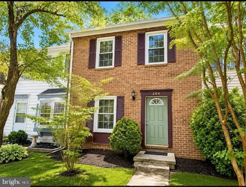 204 Michele Cir, MILLERSVILLE