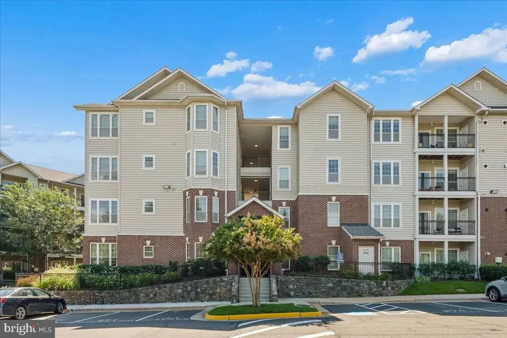1550 Spring Gate Dr #8113, MCLEAN