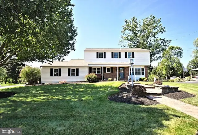 735 Bell Ln, Ambler