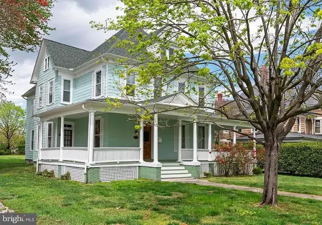 205 Oakley St #2, Cambridge
