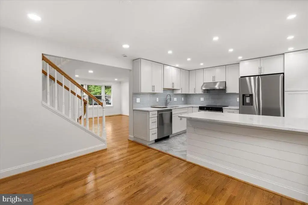 285 Gundry Dr, FALLS CHURCH