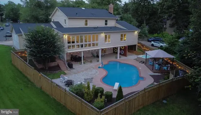 12043 Forbes Glen Dr, Herndon