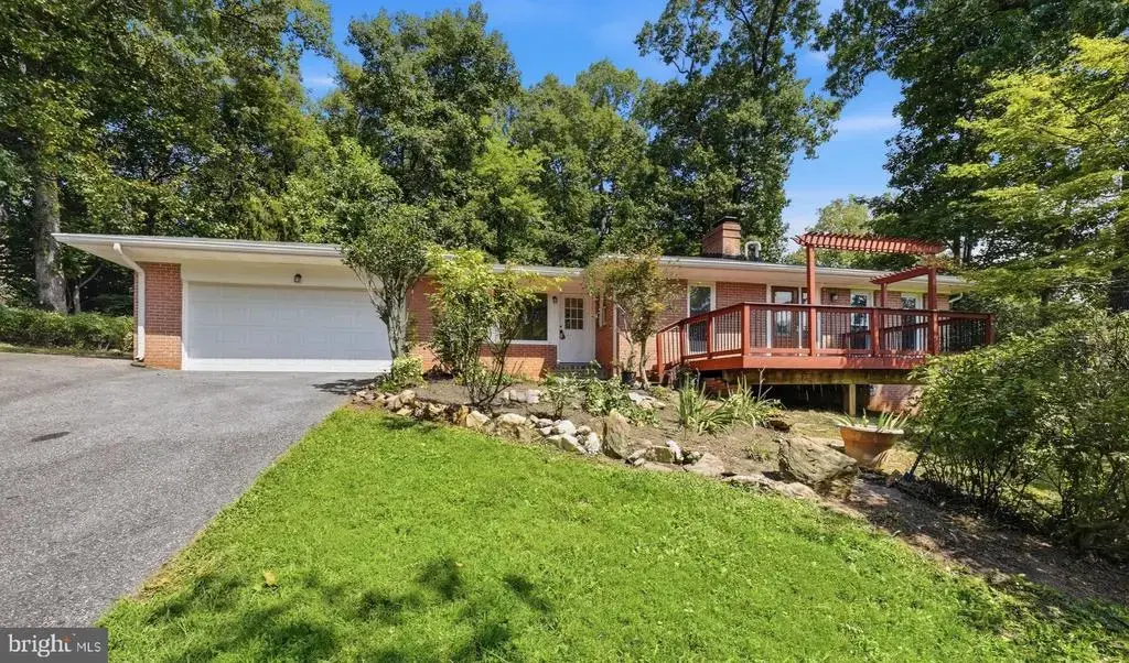 9425 Emory Grove Rd, GAITHERSBURG