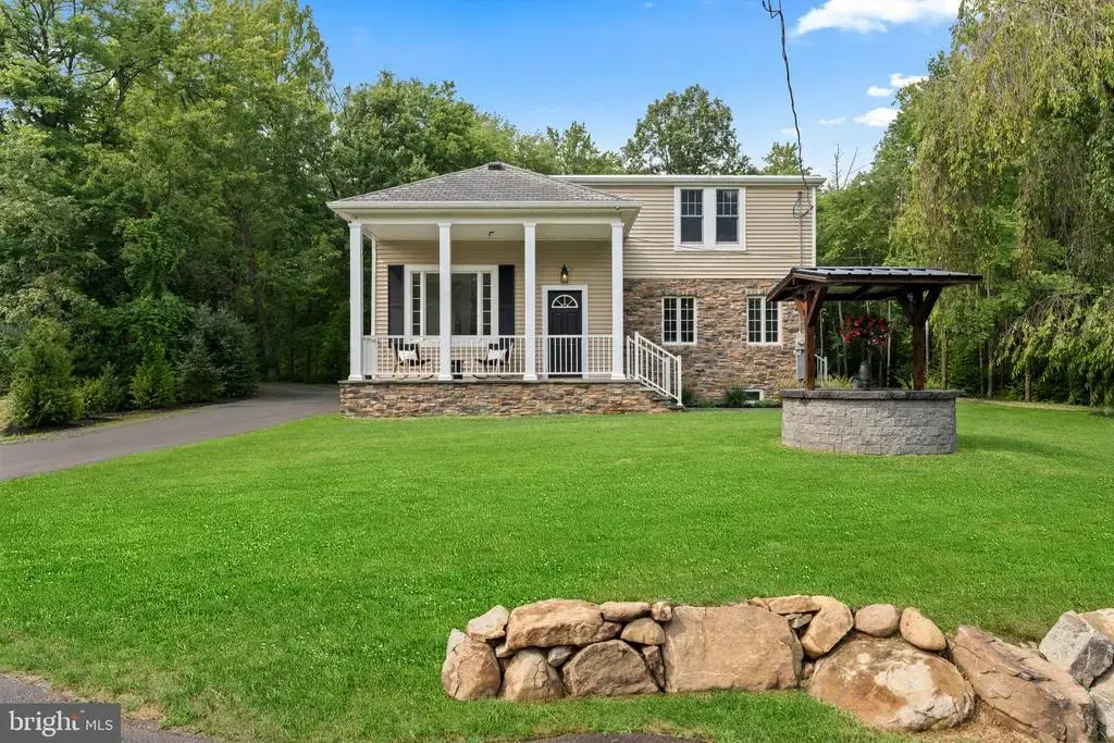 300 Rock Rd E, LAMBERTVILLE