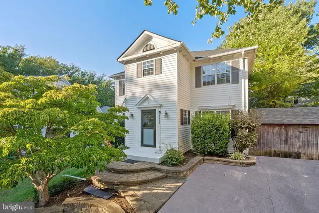 10004 Georgian Woods Ct, Burke
