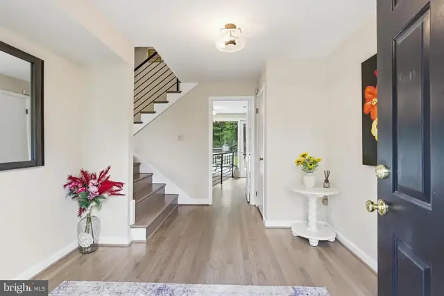 2322 Windsor Rd, Alexandria