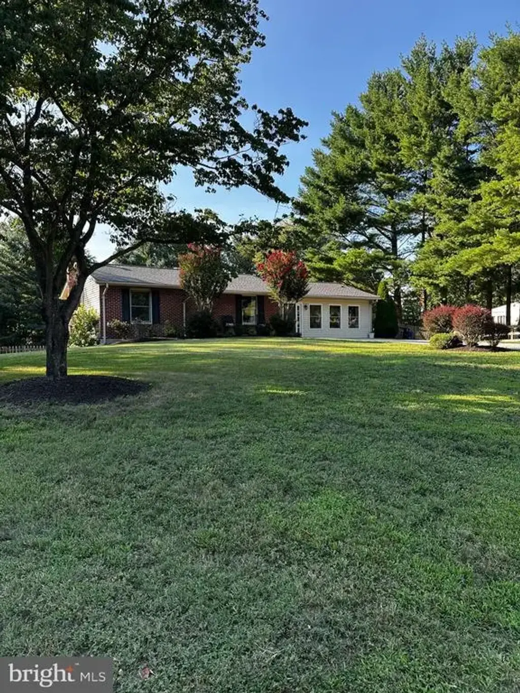 4616 Warpath Dr, HAMPSTEAD