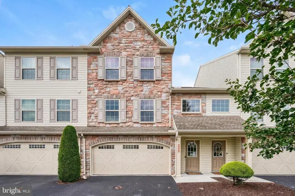 1814 Vista Dr, MECHANICSBURG