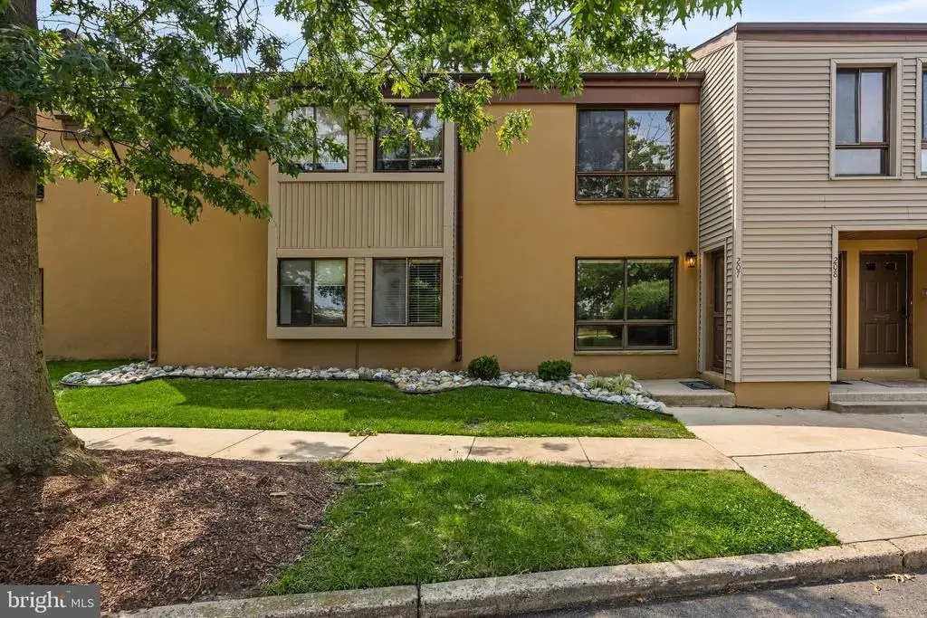 207 Hunter Ct, MARLTON