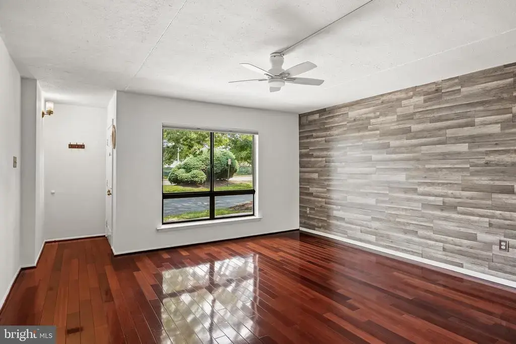 207 Hunter Ct, MARLTON