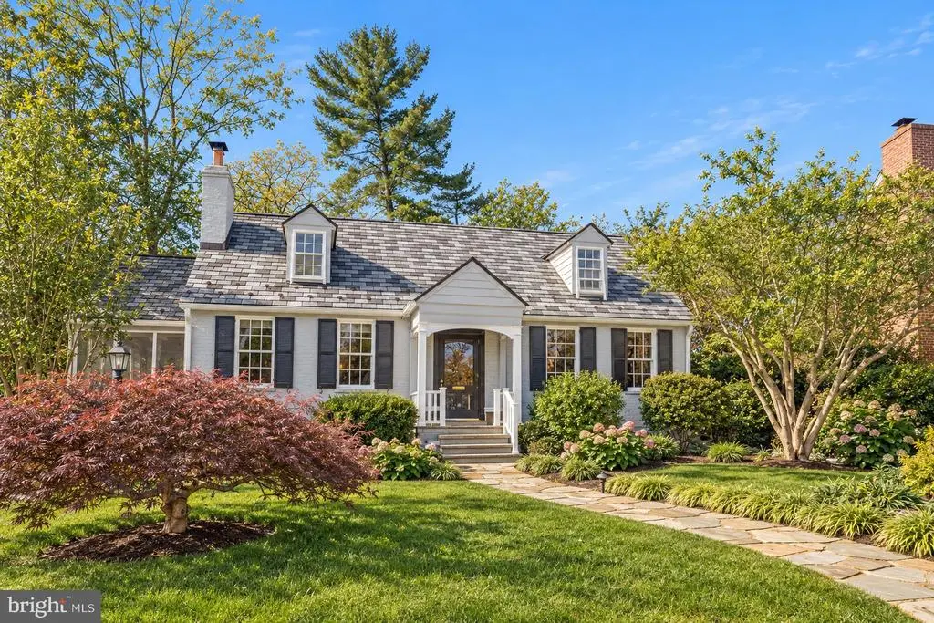 3916 Military Rd, ARLINGTON