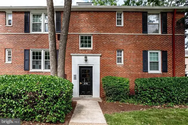 206 N George Mason Dr #1, Arlington