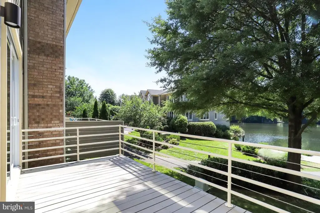 1953 Lakeport Way, RESTON