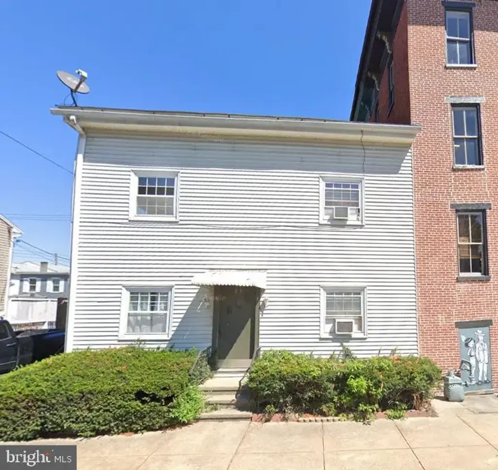 211 S Charlotte St, MANHEIM