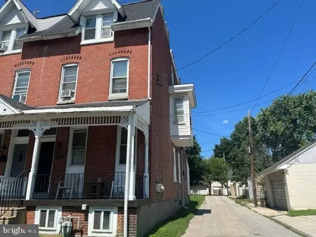 911 W Lafayette St, NORRISTOWN