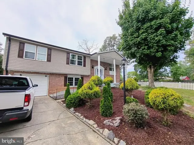8705 Loughran Rd, Fort Washington