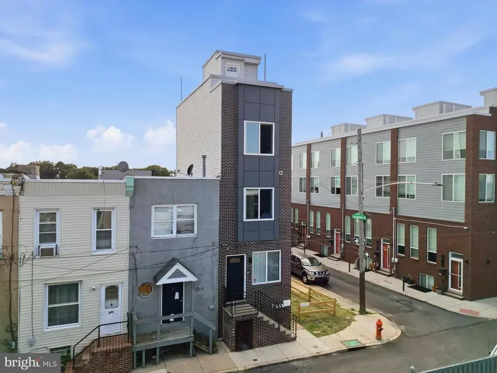 2562 E Auburn St, PHILADELPHIA