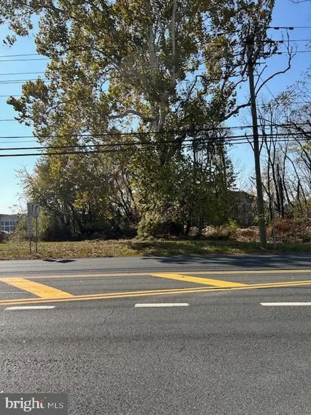 2353 Route 33, ROBBINSVILLE