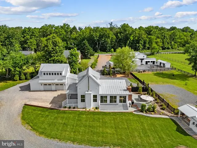35321 Snake Hill Rd, Middleburg