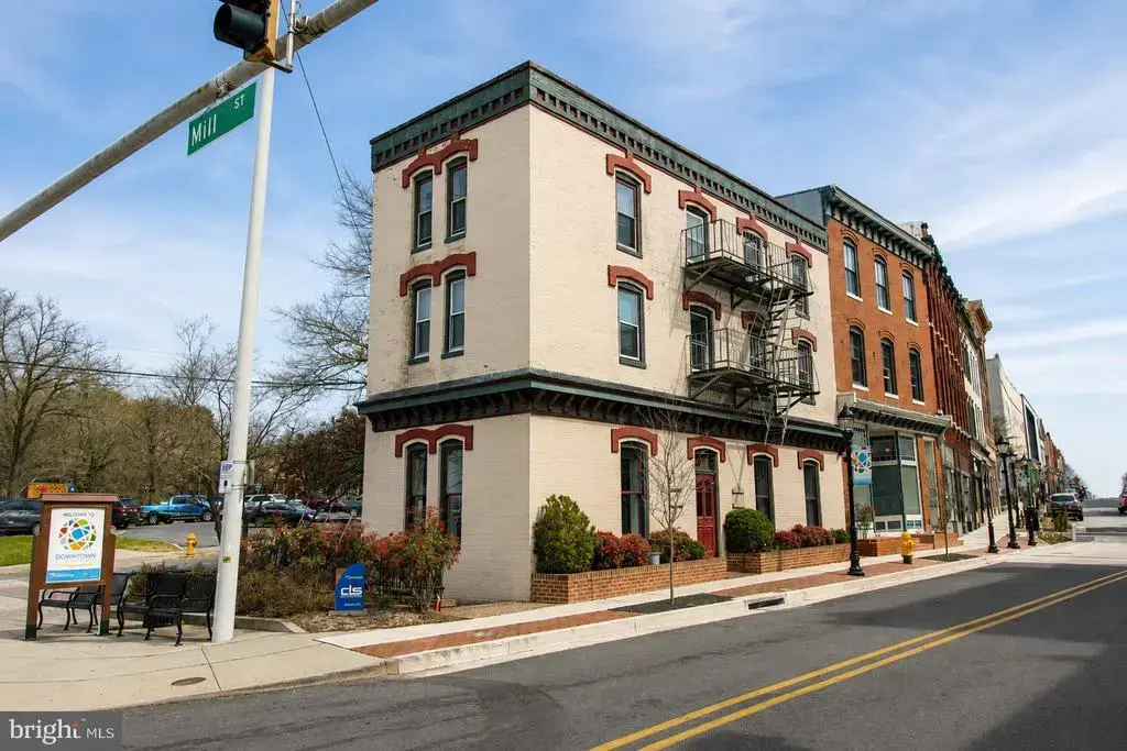 243 W Main St, SALISBURY