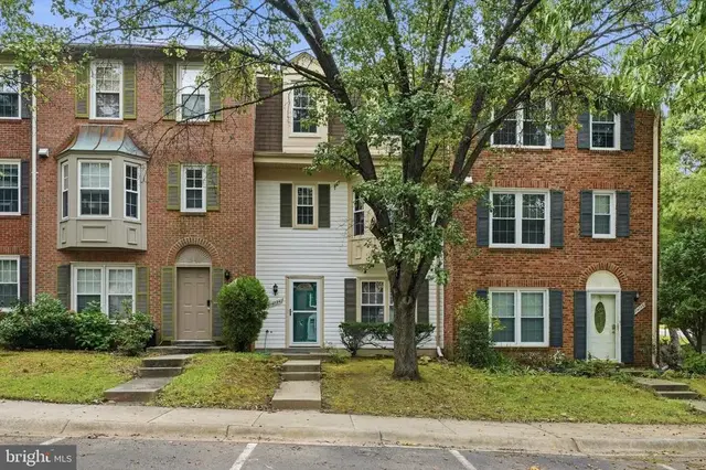 14734 Yearling Ter, Rockville