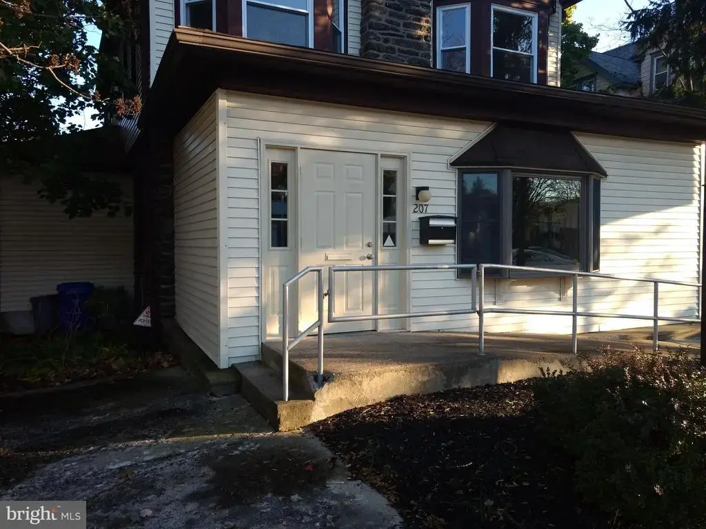 207 S Easton Rd, GLENSIDE