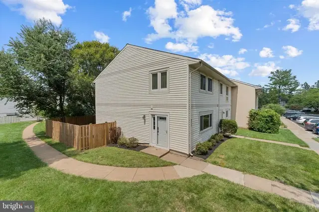 328 Reneau Way, Herndon