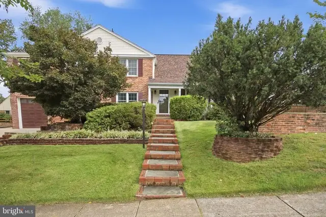 8001 Postoak Rd, Potomac