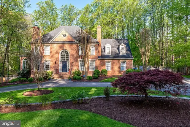 6528 Heather Brook Ct, Mclean