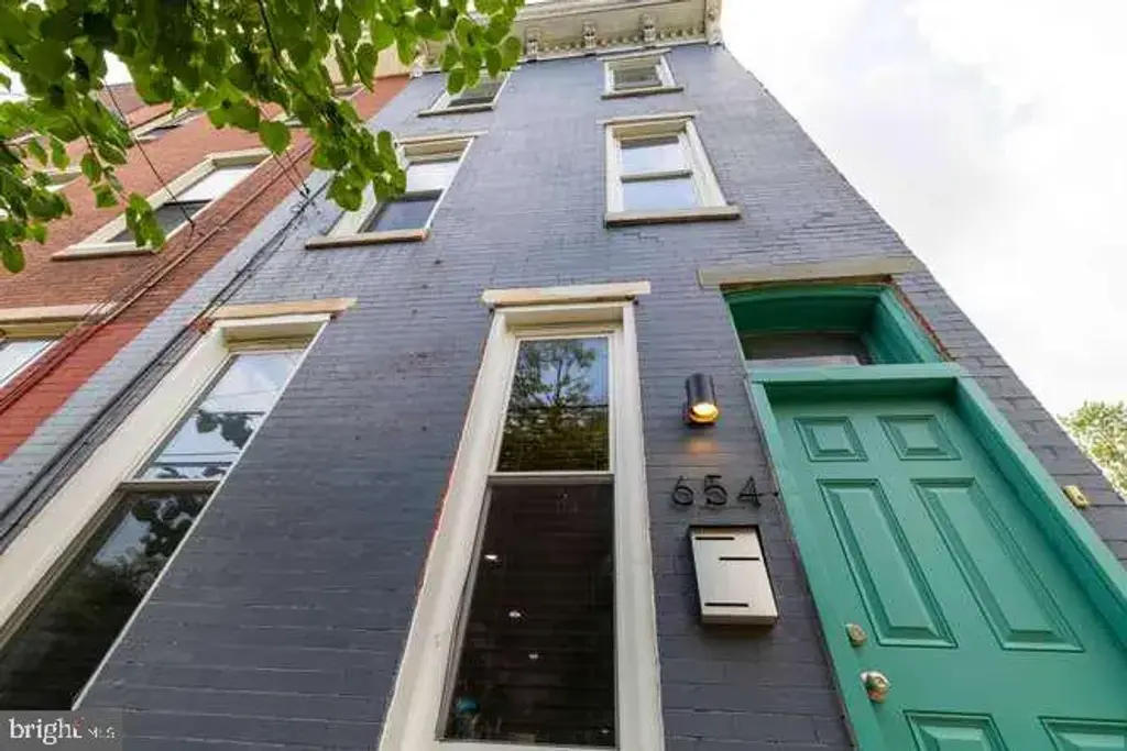 654 N 36th St, PHILADELPHIA