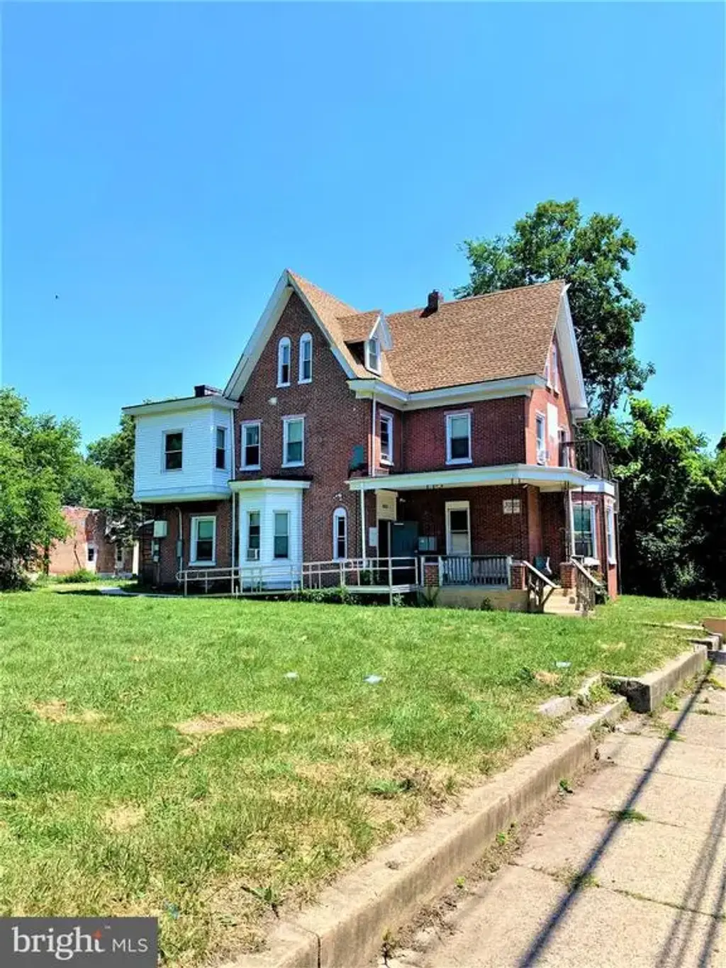 304 E 9th St, CHESTER