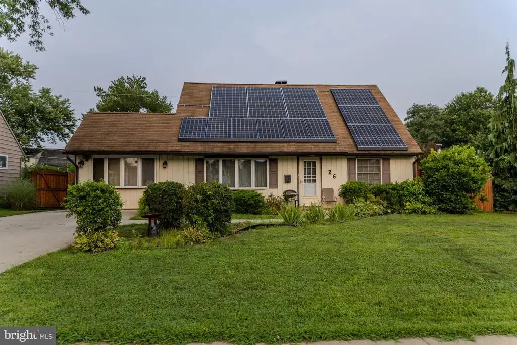 26 Plumtree Rd, LEVITTOWN