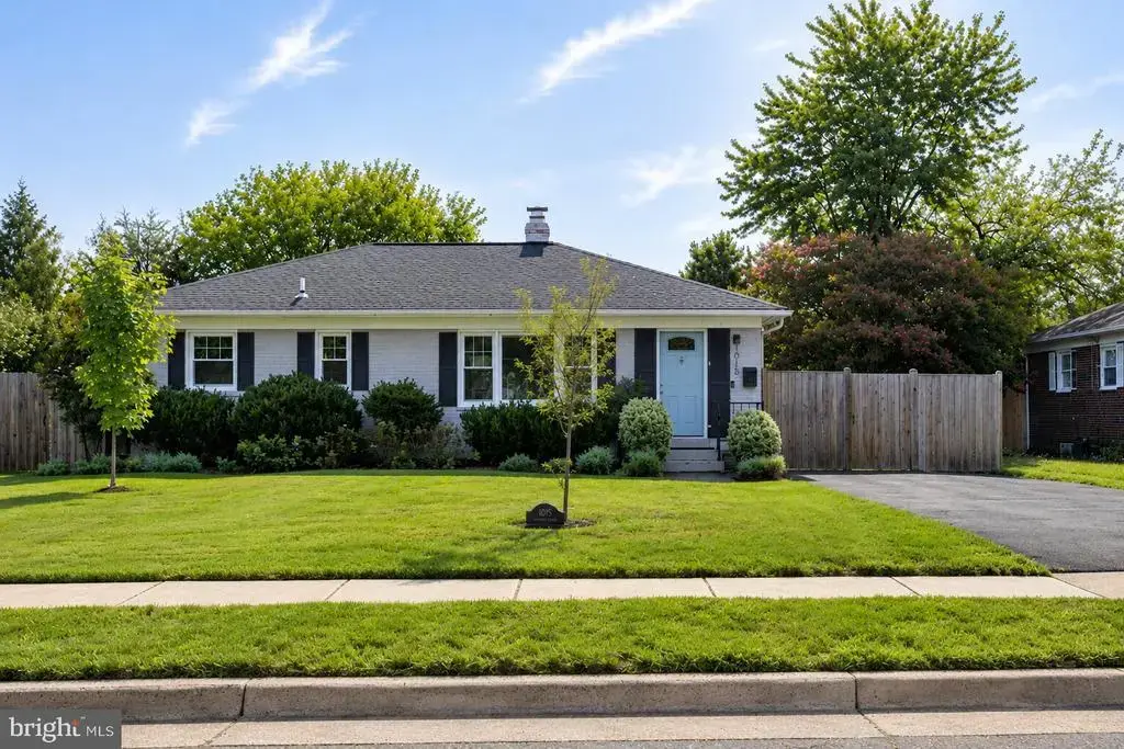 1015 Woods Pl, ALEXANDRIA