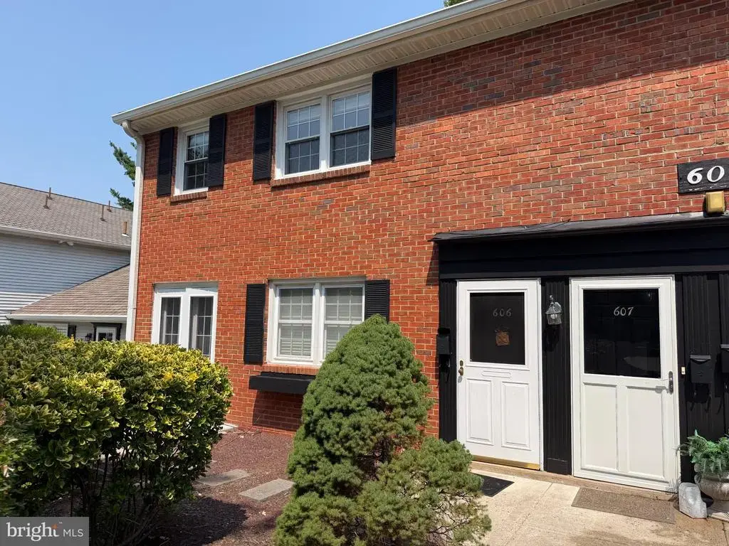 607 S Yardley Cmns St, YARDLEY