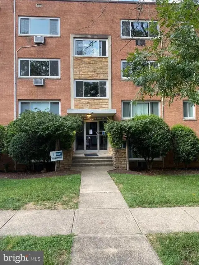 1601 19th St N #301, Arlington