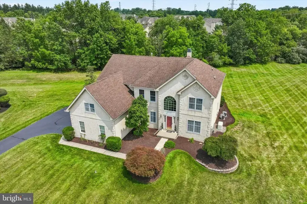 640 Willowbend Dr, BLUE BELL