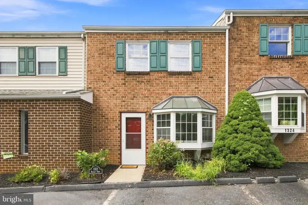 1322 Blue Jay Dr, LANCASTER