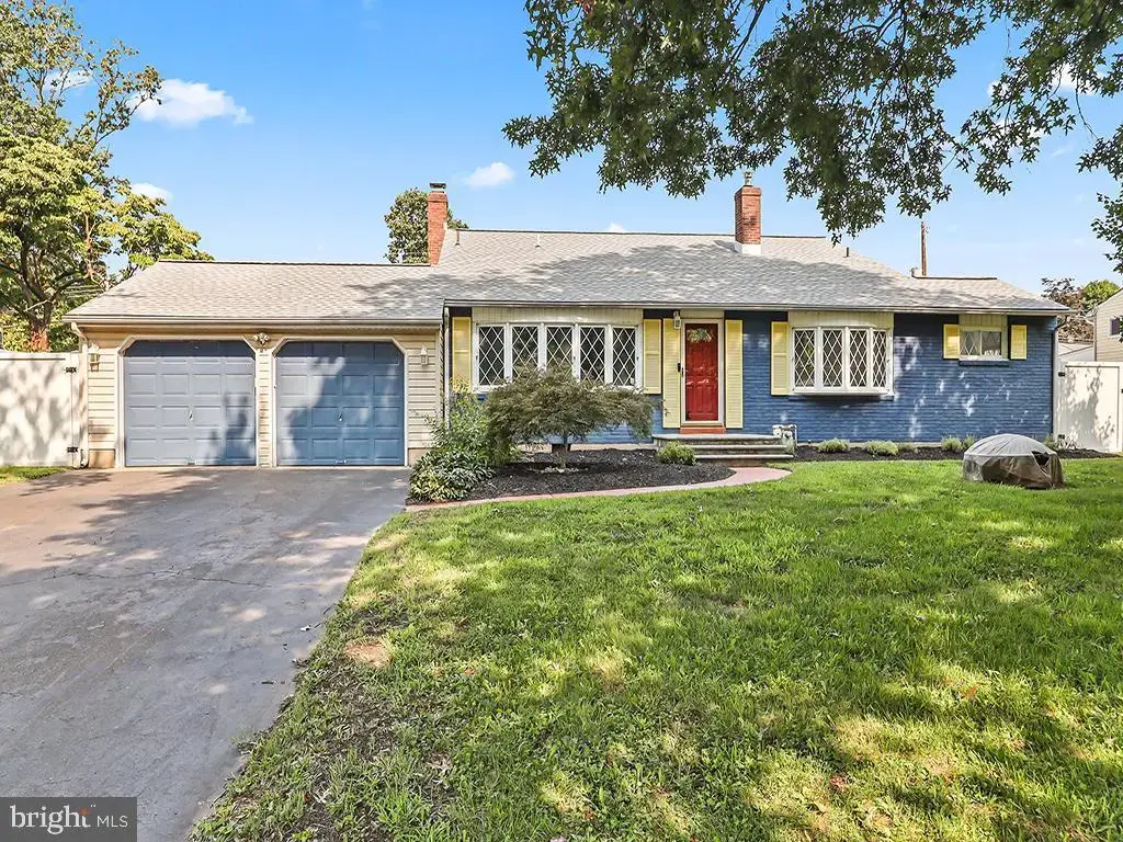 81 S. Manor Ln, YARDLEY